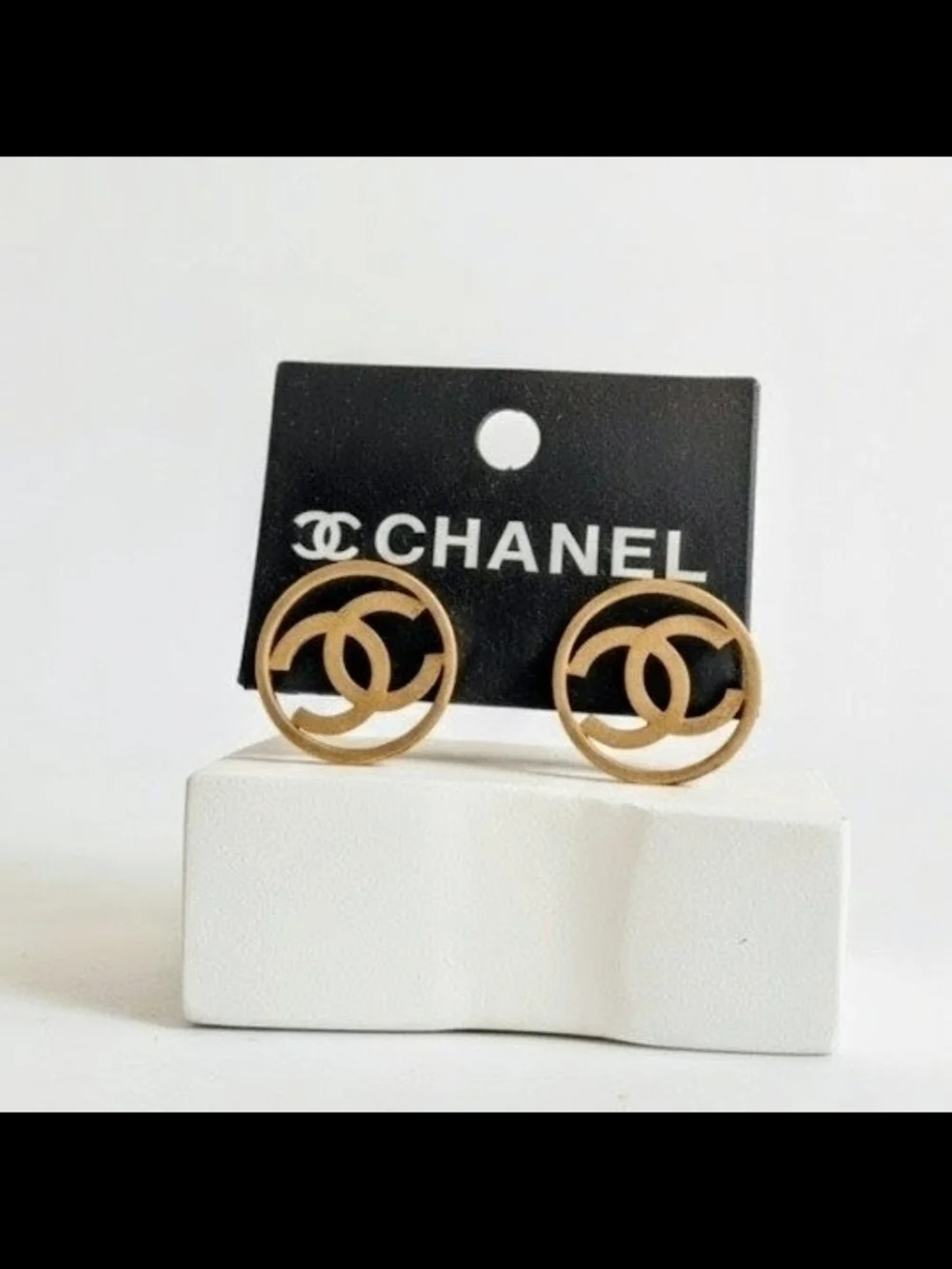 CHANEL Gold Circular Interlocking CC Logo Stud Earrings